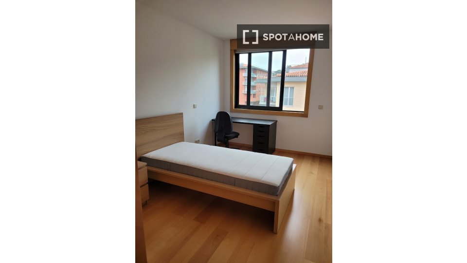 Double room Coimbra, 3 beds, 95m² — photo 6