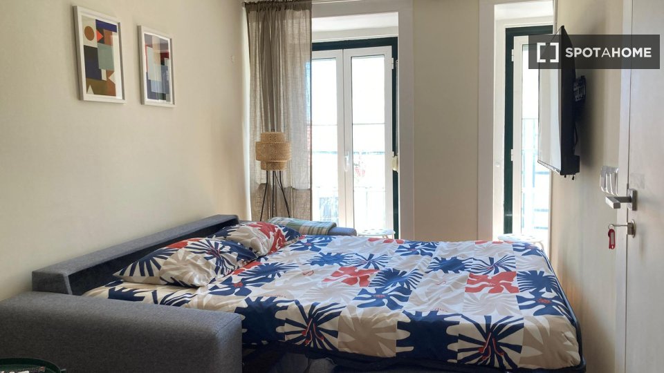 Apartment mono Lisbon, 35m² — photo 1