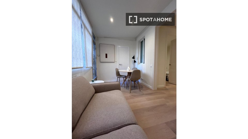Apartment Barcelona, 3 beds — photo 8
