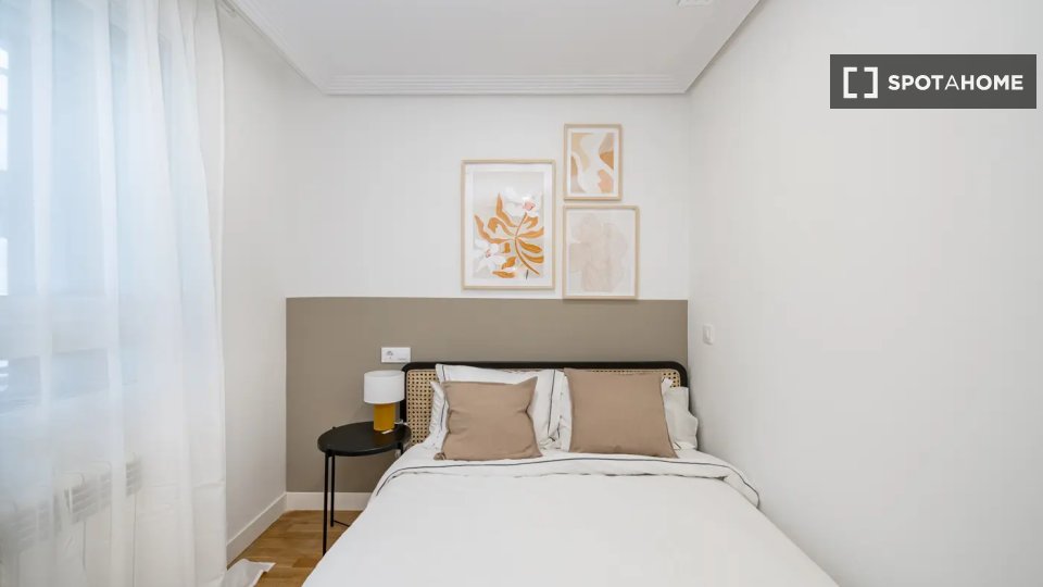 Double room Madrid, 4 beds — photo 7