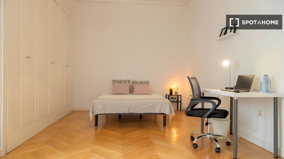 Double room Madrid, 7 beds — photo 5