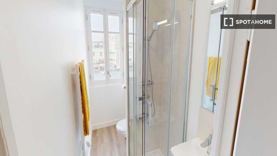Double room Paris, 16 beds, 140m² — photo 3