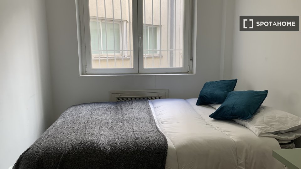 Double room Madrid, 6 beds — photo 8
