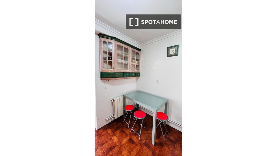 Double room Alicante, 4 beds, 150m² — photo 2