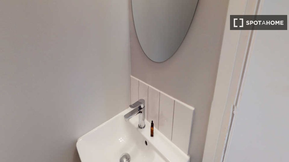 Double room Paris, 5 beds, 110m² — photo 12