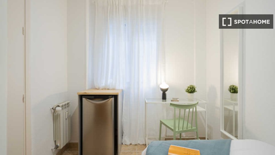 Double room Madrid, 25 beds — photo 34