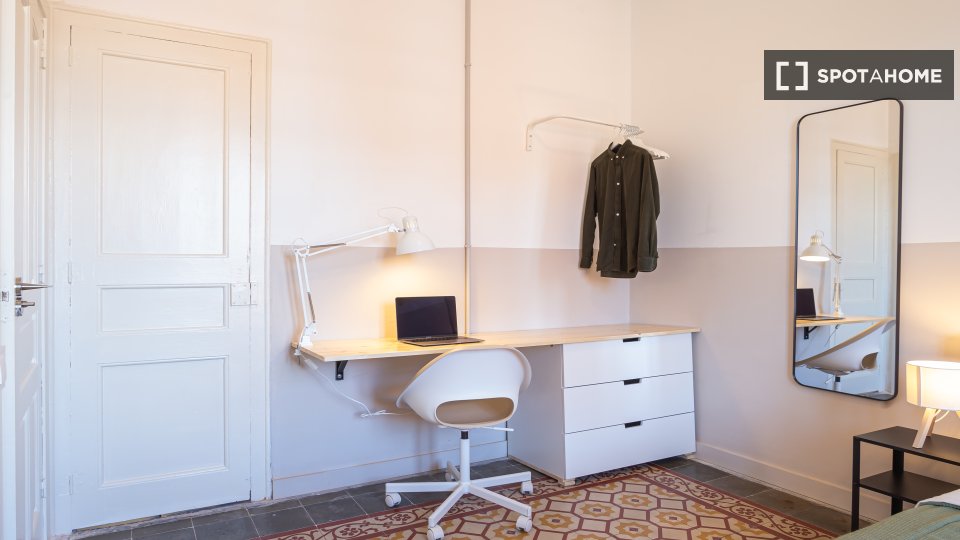 Double room Barcelona, 4 beds, 90m² — photo 4