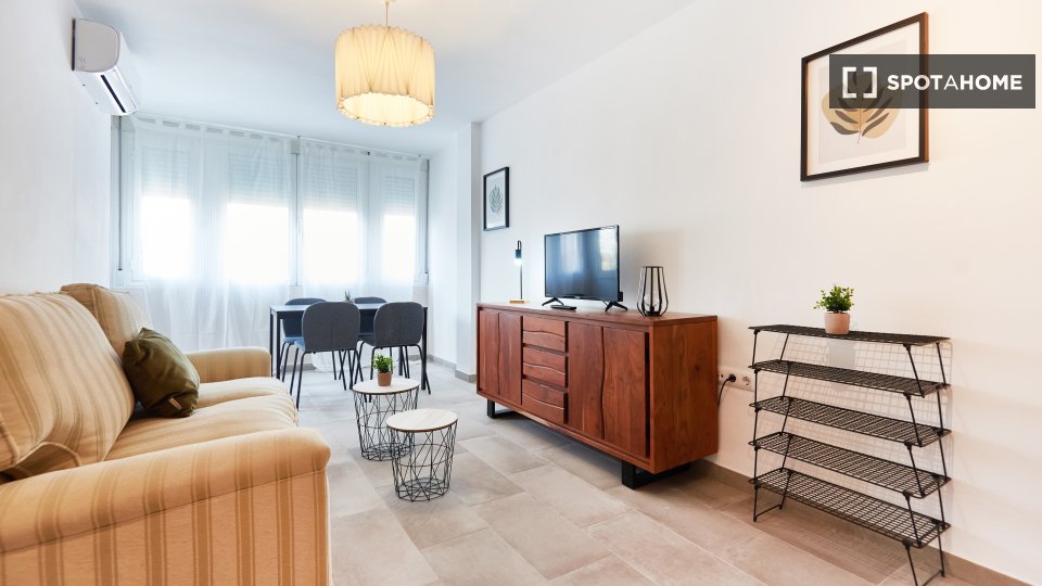 Double room Seville, 3 beds — photo 13