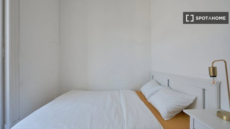 Double room Lisbon, 6 beds — photo 2