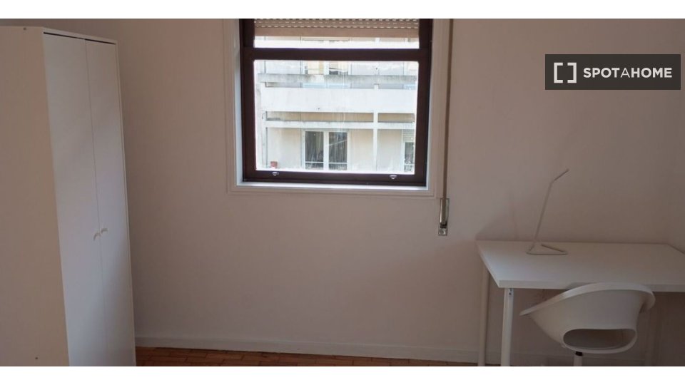 Double room Porto, 5 beds, 180m² — photo 19