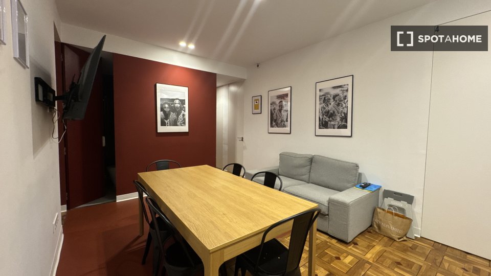 Double room Madrid, 6 beds, 200m² — photo 5