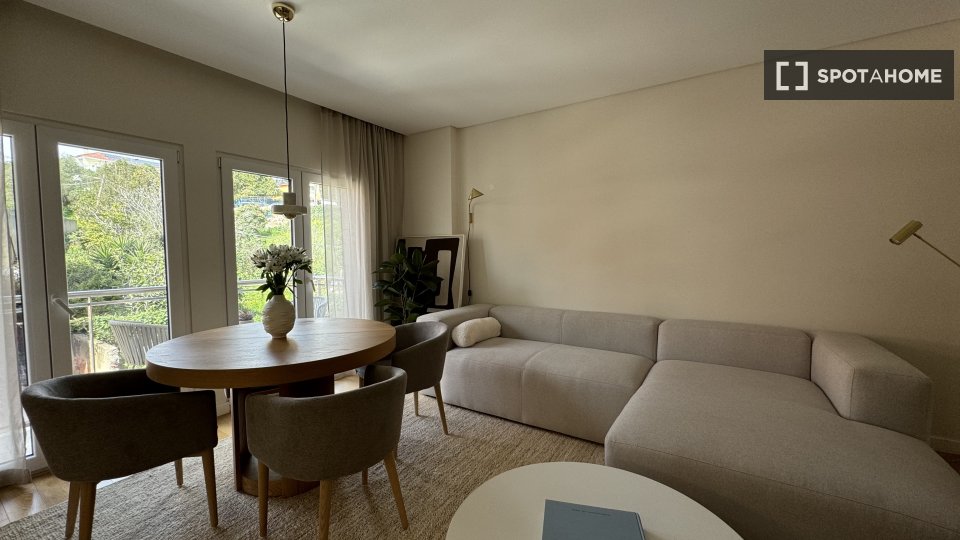 Apartment Lisbon, 2 beds, 99m² — photo 9