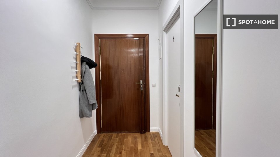 Double room Madrid, 6 beds — photo 4