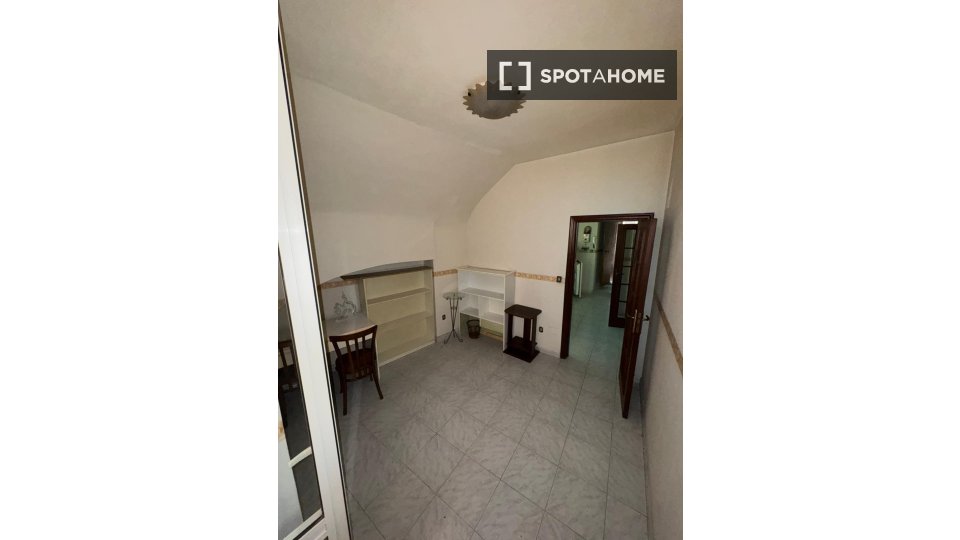 Double room Naples, 2 beds — photo 9