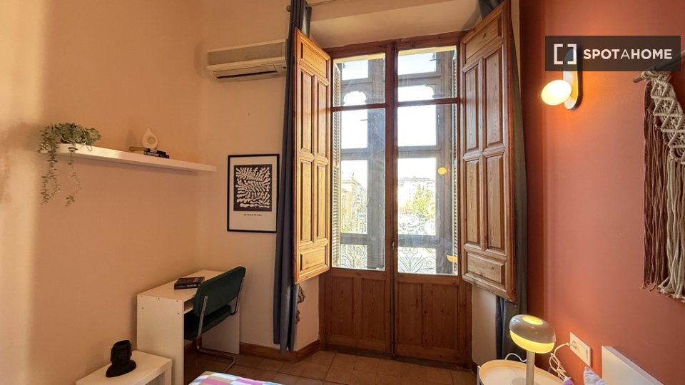 Double room Granada, 1 bed — photo 13