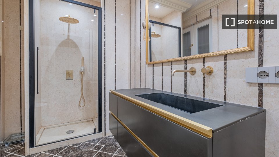 Apartment Rome, 2 beds, 104m² — photo 11