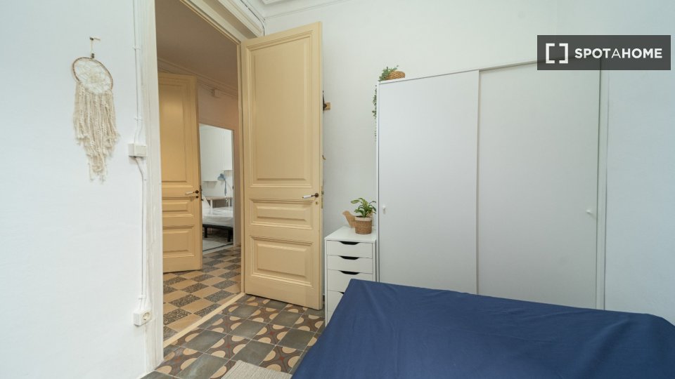 Double room Barcelona, 17 beds, 400m² — photo 2