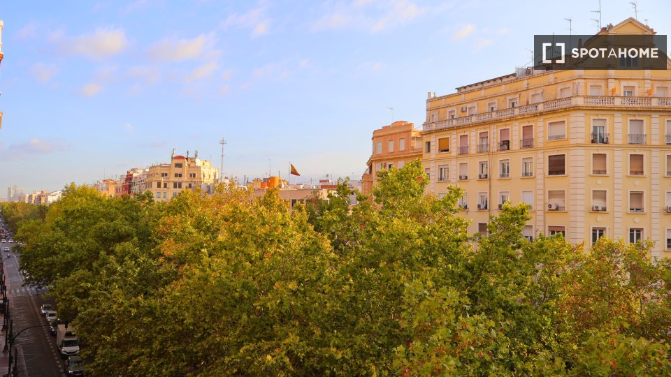 Double room Valencia, 3 beds, 110m² — photo 16
