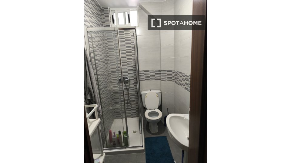 Double room Santiago_De_Compostela, 3 beds — photo 27