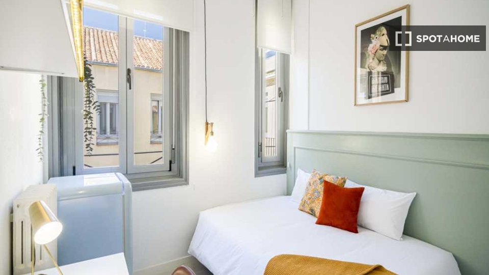 Double room Madrid, 67 beds — photo 69