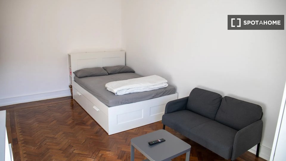Double room Lisbon, 7 beds — photo 12