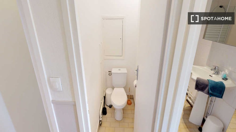 Double room Lyon, 5 beds, 110m² — photo 10