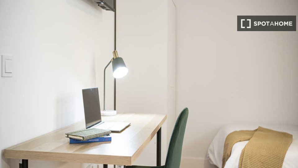 Double room Madrid, 16 beds — photo 24