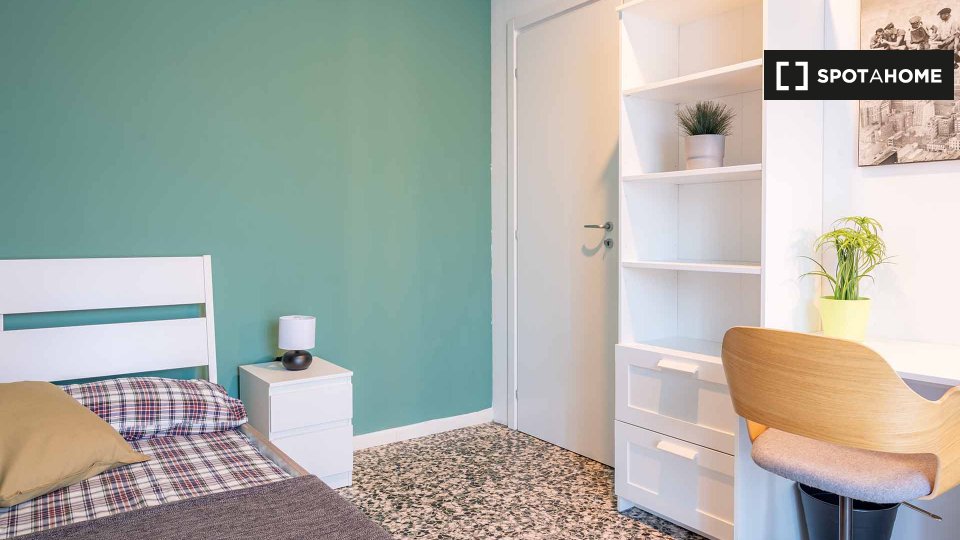 Double room Milan, 3 beds, 80m² — photo 18