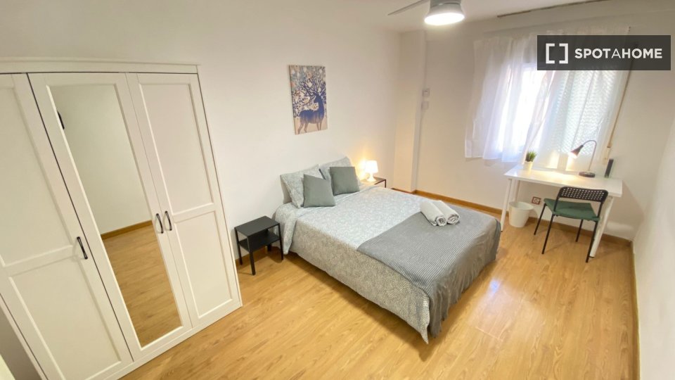 Double room Madrid, 4 beds — photo 1