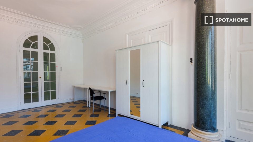 Double room Barcelona, 8 beds, 175m² — photo 11