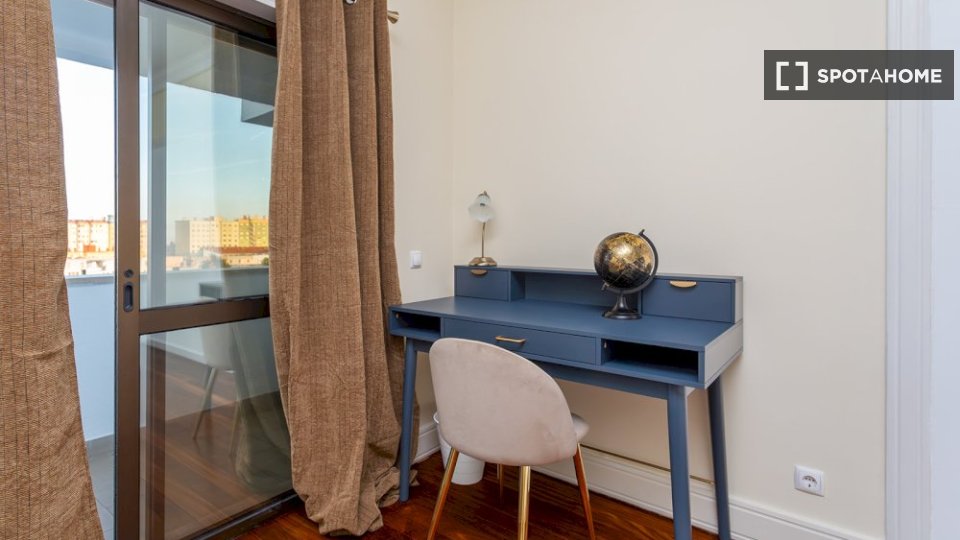 Double room Lisbon, 8 beds — photo 12