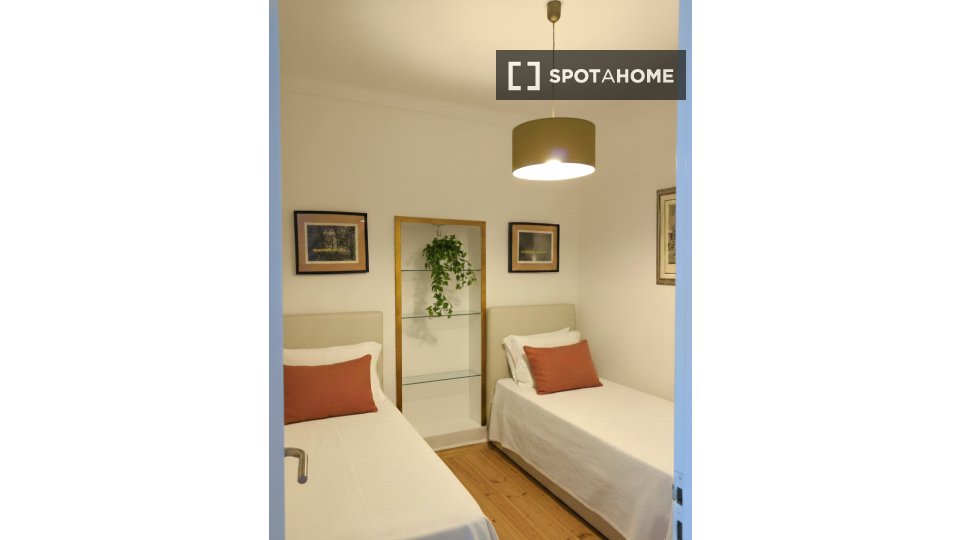 Apartment Lisbon, 3 beds, 77m² — photo 6