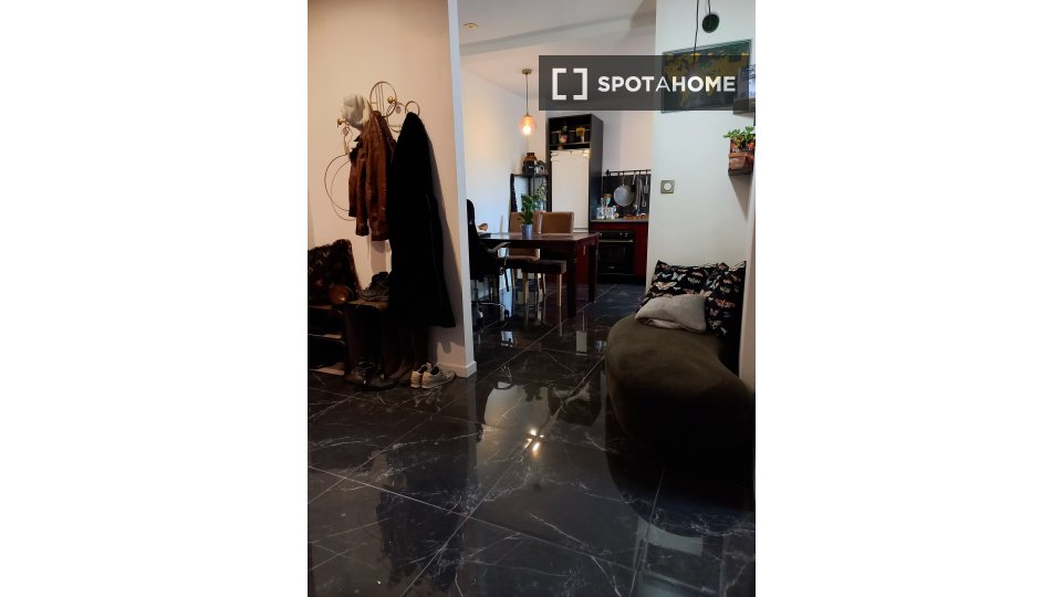 Double room Lyon, 2 beds, 54m² — photo 9