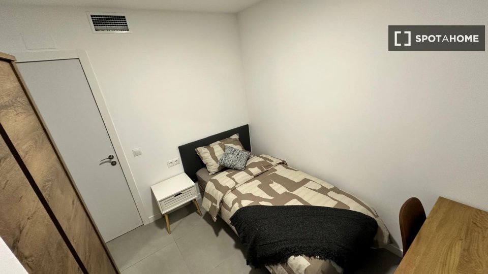 Double room Barcelona, 4 beds, 70m² — photo 1