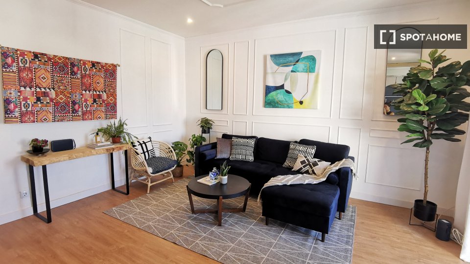 Apartment Lisbon, 3 beds, 110m² — photo 3