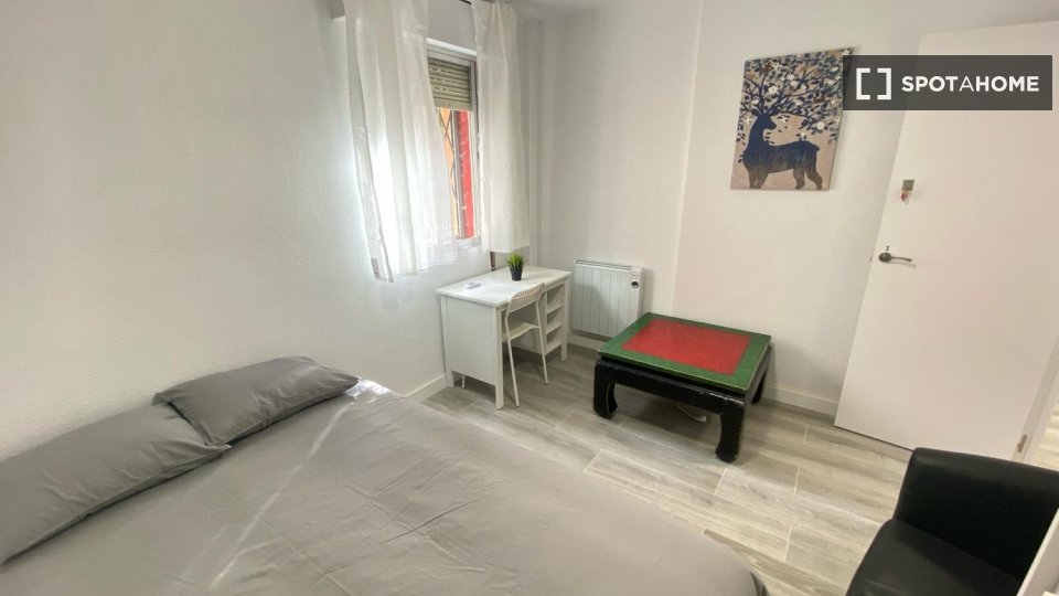 Double room Madrid, 4 beds — photo 12
