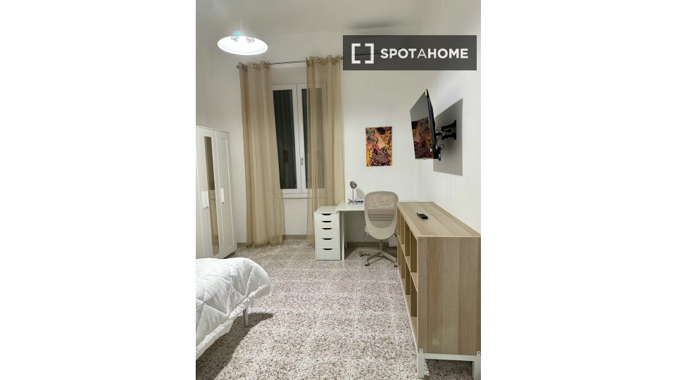 Double room Rome, 3 beds — photo 17