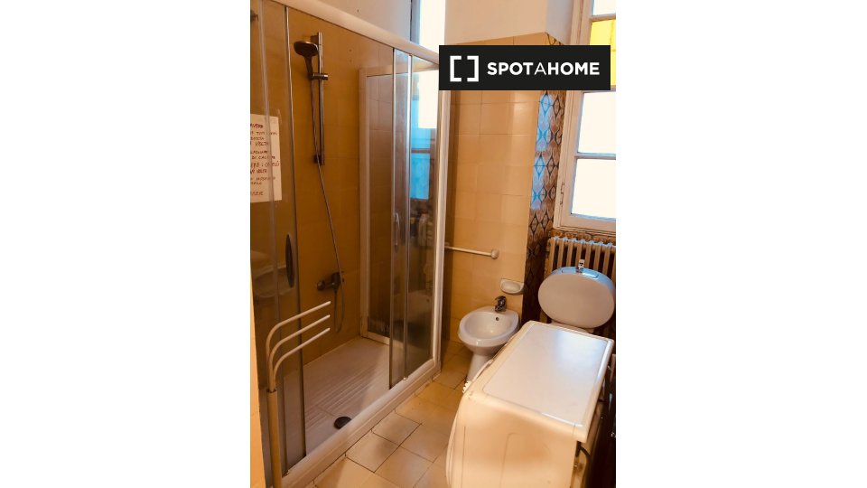 Double room Milan, 2 beds — photo 12