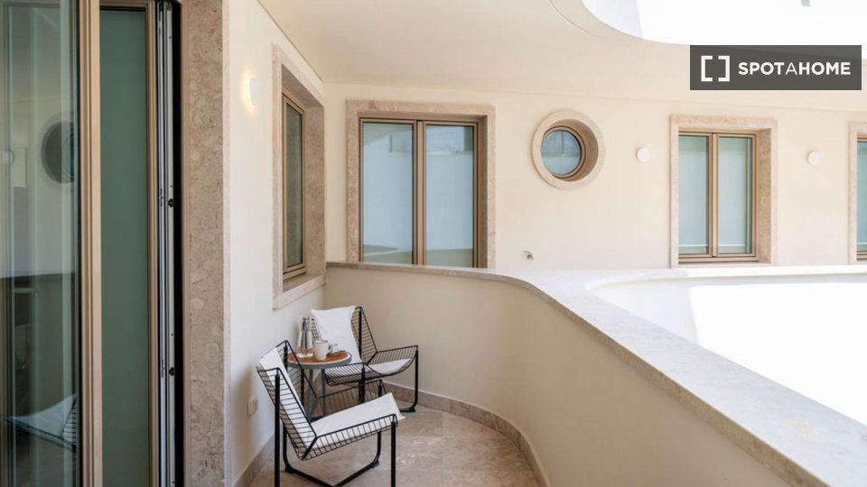 Apartment Lisbon, 2 beds, 101m² — photo 15