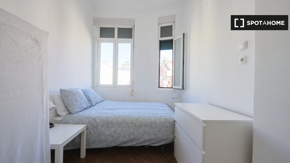 Double room Lisbon, 16 beds — photo 8