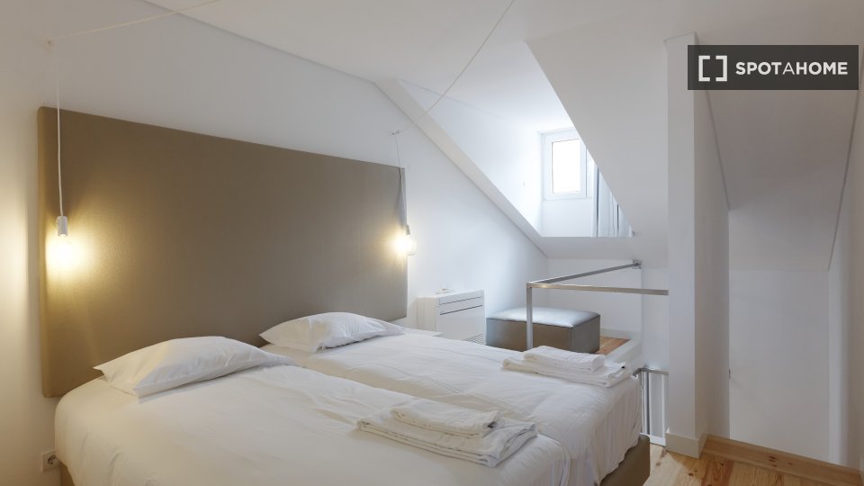Apartment Lisbon, 2 beds, 80m² — photo 2