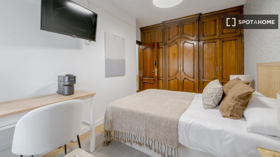 Double room Madrid, 5 beds — photo 19
