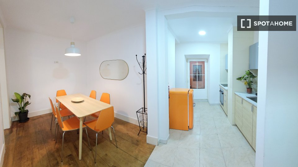 Apartment Lisbon, 2 beds, 79m² — photo 12