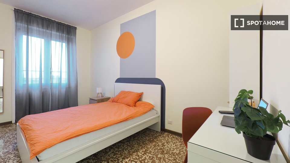 Double room Milan, 2 beds — photo 2