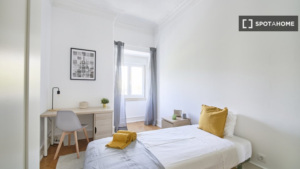 Double room Lisbon, 7 beds — photo 18
