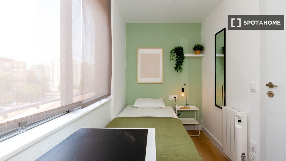 Se alquila habitación en piso compartido, Alcalá de Henares.