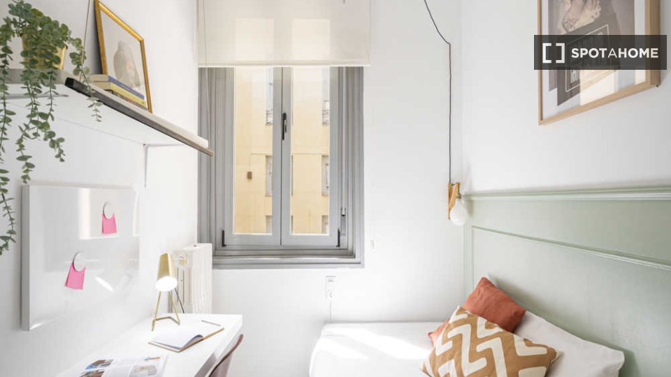 Double room Madrid, 67 beds — photo 78
