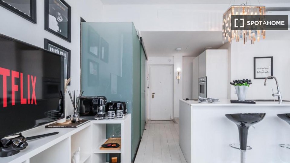 Apartment Milan, 1 bed — photo 2