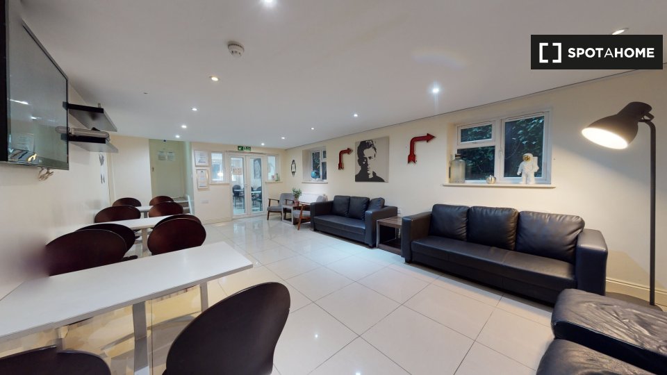 Double room London, 13 beds — photo 17