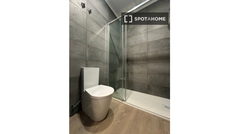 Double room Lisbon, 6 beds, 160m² — photo 16